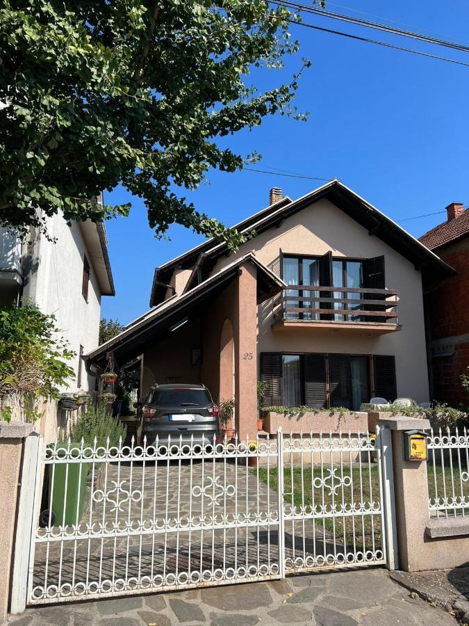Interinn Luxury Villa Paracin Exterior photo