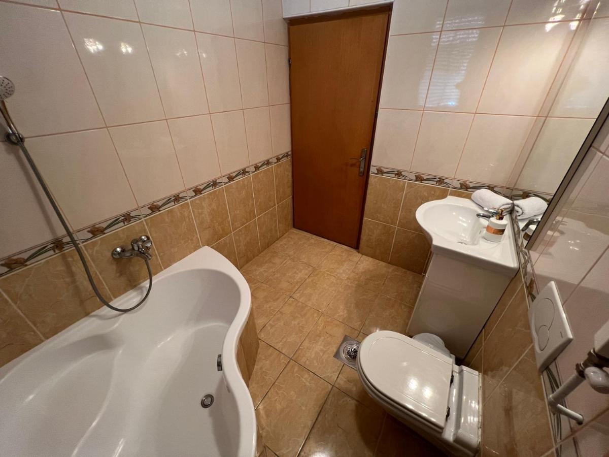 Interinn Luxury Villa Paracin Exterior photo
